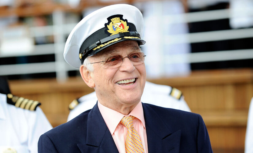 Gavin MacLeod, ‘Love Boat’ captain, dies at 90