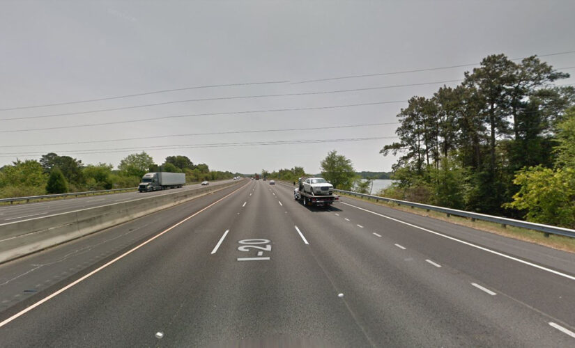 Alabama family’s vehicle plunges into lake; at least 4 killed, including 2 kids: report
