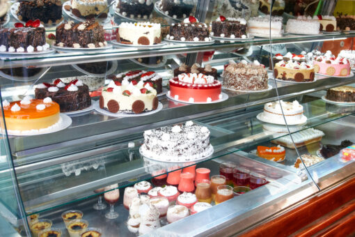 Indiana woman pays for stranger’s cake to honor her late son’s birthday