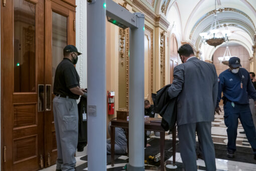 House ethics committee drops magnetometer fines for Reps. Rogers, Clyburn