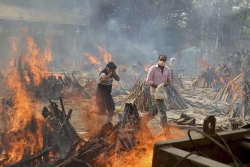 Indian government faces coronavirus lockdown calls, contempt charges