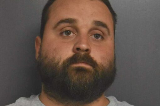 11-year-old Florida girl fights off sex offender at bus stop