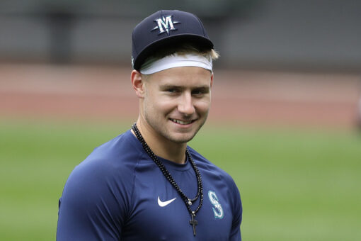 Kelenic, Gilbert headline major roster shuffle for Mariners