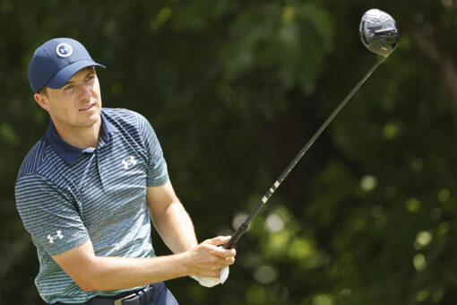 Spieth solo lead at Colonial; PGA champ Mickelson misses cut
