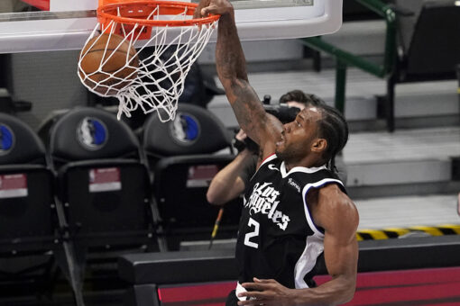 Stars carry Clippers at Mavs again, 106-81 rout evens series