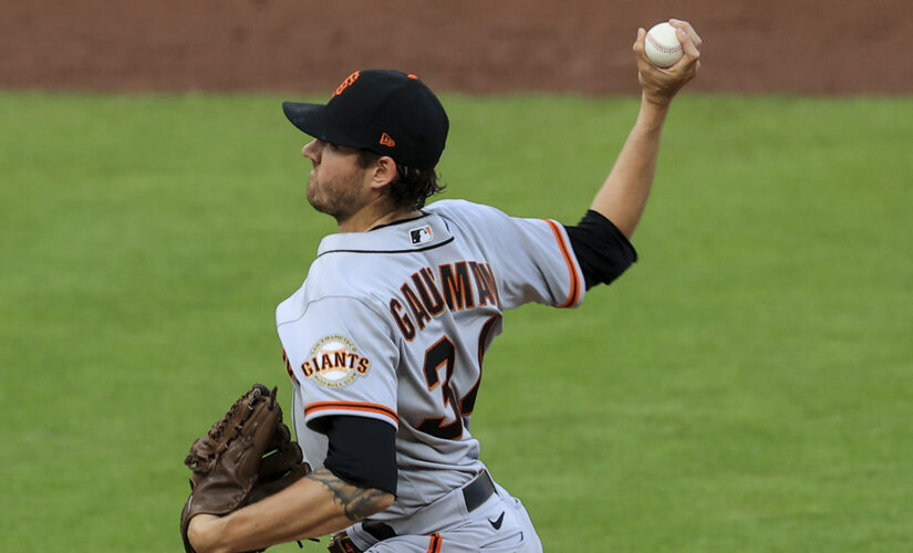 Gausman sharp through 6 innings, Giants beat Reds 4-0