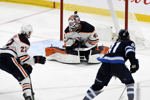 Jets finish off sweep of Oilers with 4-3 victory in 3 OTs