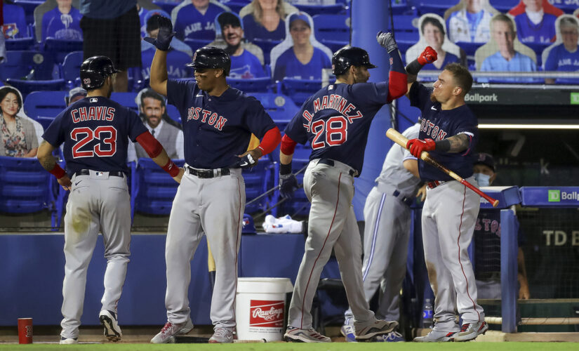 Martinez’s 2-run homer in 9th lifts Red Sox over Jays 8-7