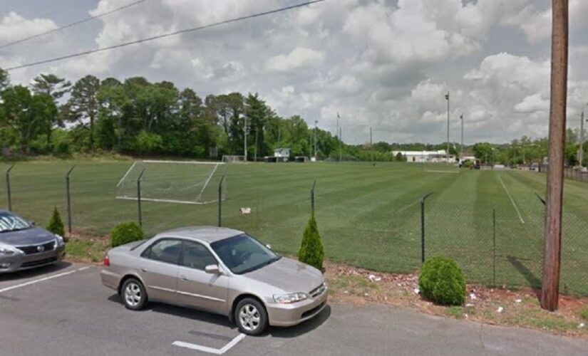 Tennessee cops searching for man accused of trying to abduct girl near soccer complex