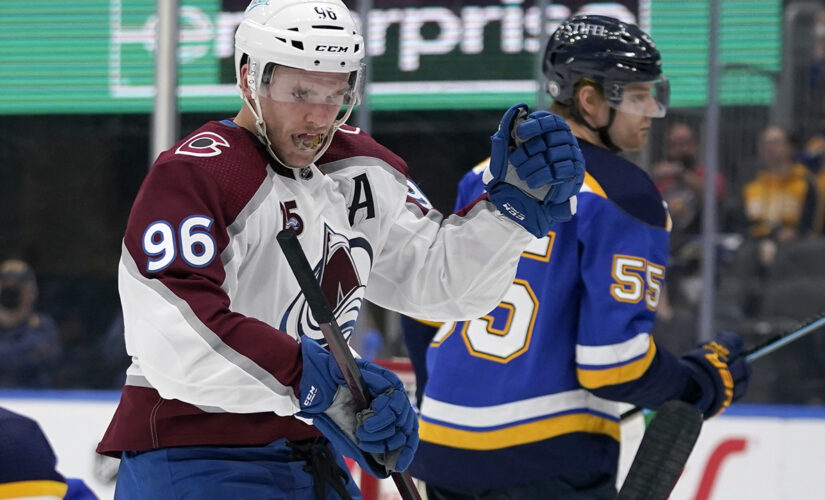 Avalanche complete 4-game sweep of Blues with 5-2 win