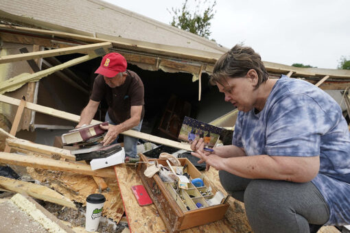 Tornado approaches downtown Atlanta as Mississippi residents recover from severe damage