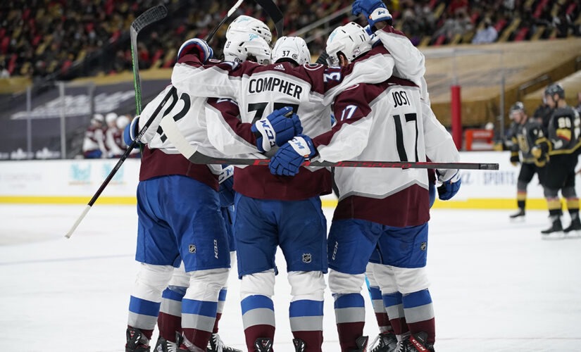 Avalanche top Golden Knights 2-1, close in on 1st in West