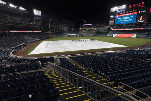Streaker prances in rain at Nationals Park, attempts slick way to evade security