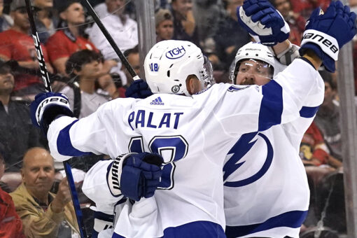 Vasilevskiy stops 32, Lightning top Panthers 3-1 in Game 2