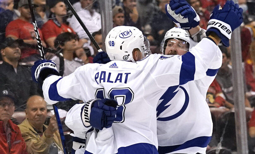 Vasilevskiy stops 32, Lightning top Panthers 3-1 in Game 2