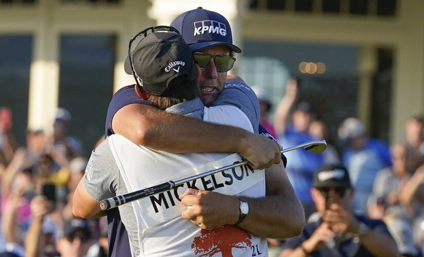 Phil Mickelson’s sister Tina shares heartwarming text with mom as ‘Lefty’ went for PGA Championship