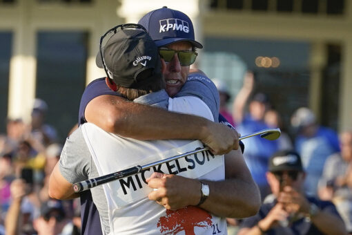 Phil Mickelson’s sister Tina shares heartwarming text with mom as ‘Lefty’ went for PGA Championship