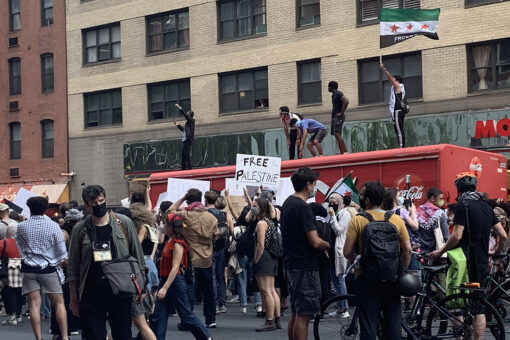 Pro-Israel and Pro-Palestinian protesters clash in NYC