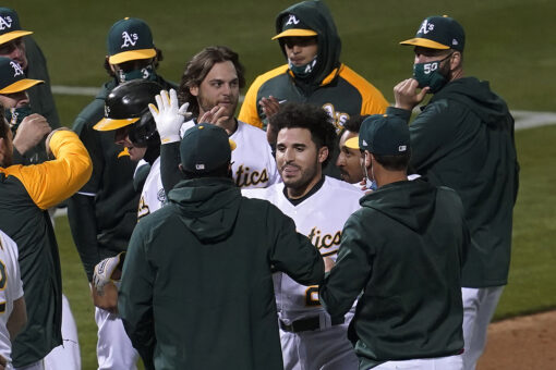 Laureano hits 2 HRs, then winning sac fly as A’s beat Astros