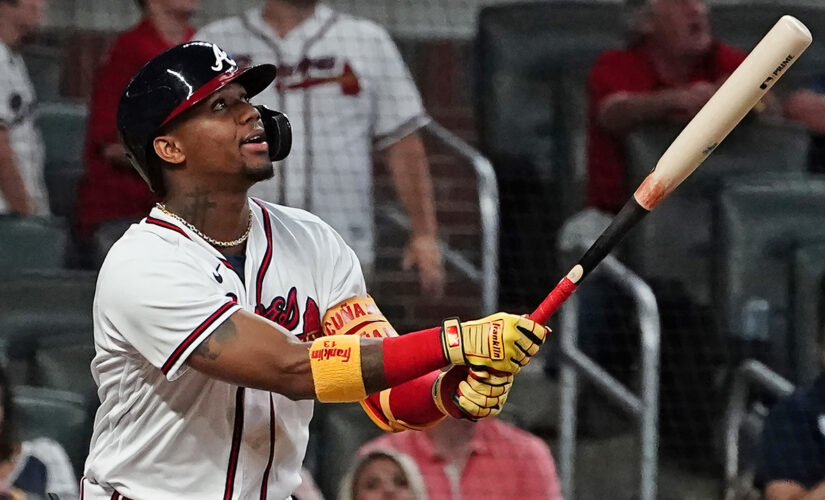 Acuña’s homer off Barnes in 9th lifts Braves over Mets, 5-4