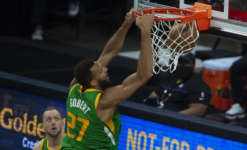 Jazz take top spot in NBA playoffs, thump Kings 121-99