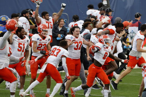 Sam Houston State wins FCS title with game-winning TD pass with 16 seconds left