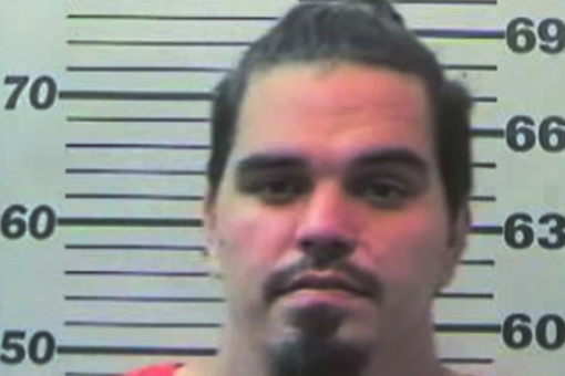 ‘American Idol’ contestant, known as ‘singing garbageman’ Doug Kiker, arrested for domestic violence