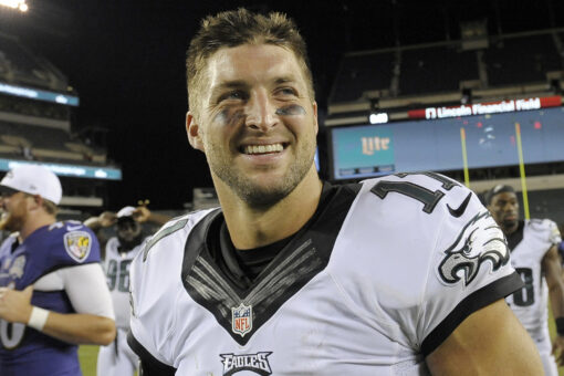 Tim Tebows appears at Jaguars practice sporting new jersey number