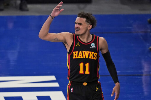 Young hits runner with 0.9 left to lift Hawks past Knicks