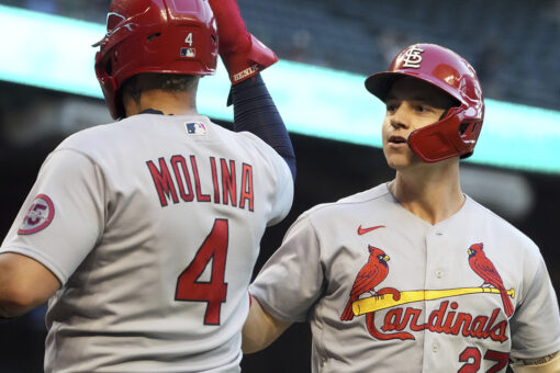Molina’s double in 10th leads Cards past skidding D-backs