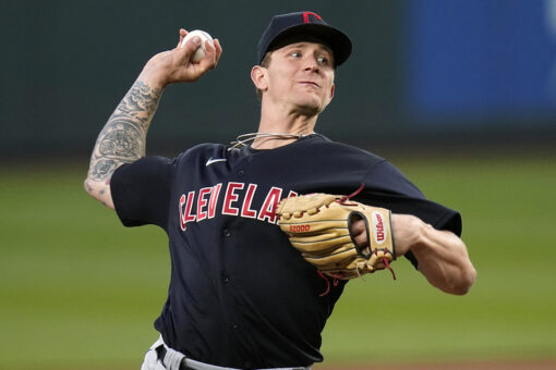 Plesac takes no-hitter into 8th as Indians top Mariners 4-2