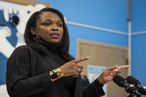 Chicago Public Schools CEO becomes latest of several top officials to resign
