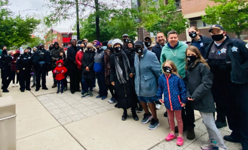 Chicago cops and community pray for peaceful, safe summer