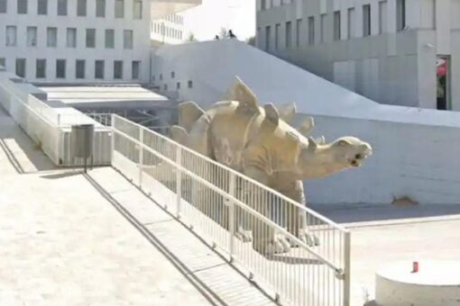 Missing man’s body recovered inside dinosaur statue, may have gotten stuck retrieving cell phone: repot