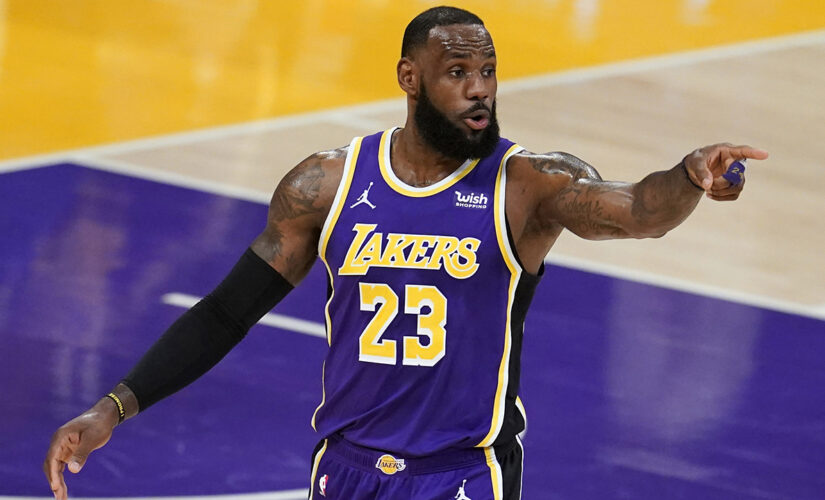 LeBron James, Steph Curry renew rivalry in West play-in tournament game