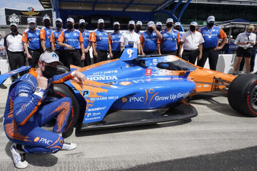 Scott Dixon wins Indy 500 pole ahead of Herta, VeeKay