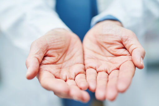 Easy ‘thumb test’ may identify fatal heart condition, researchers suggest