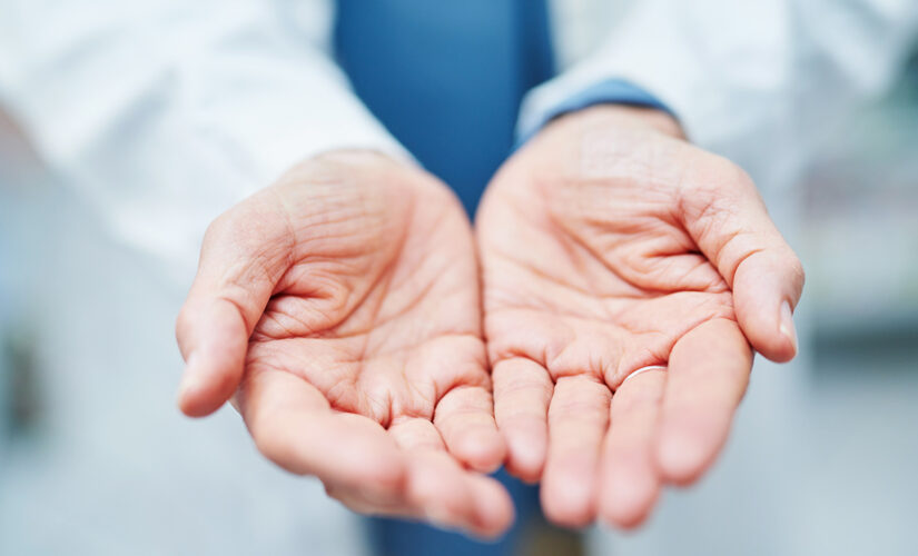 Easy ‘thumb test’ may identify fatal heart condition, researchers suggest