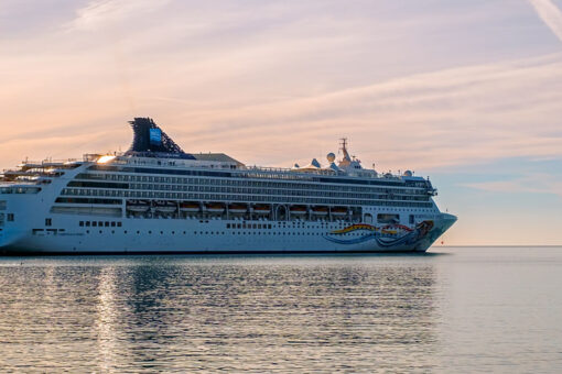 Norwegian Cruise Line resumes ticket sales for Alaska cruises