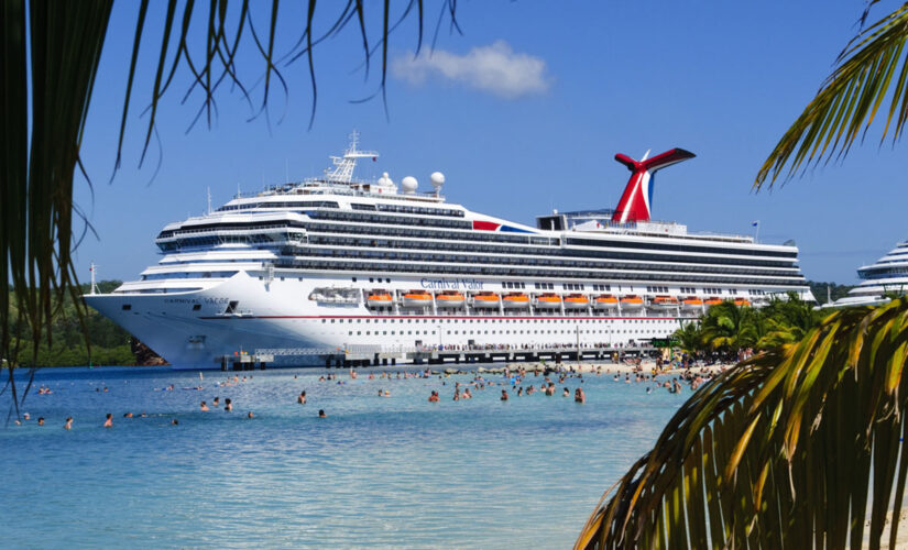 CDC eases mask requirements for fully vaccinated cruise passengers