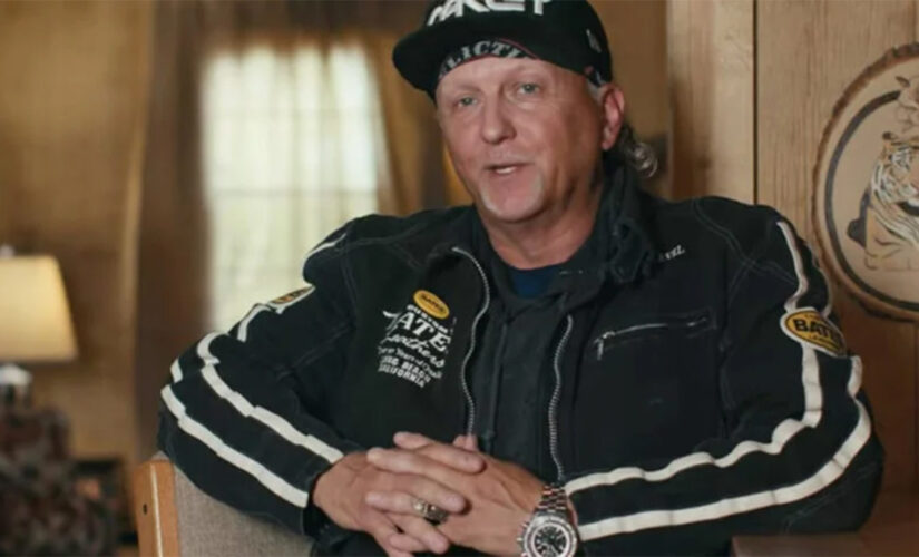 ‘Tiger King’ star Jeff Lowe willing to give up tigers, lawyer says