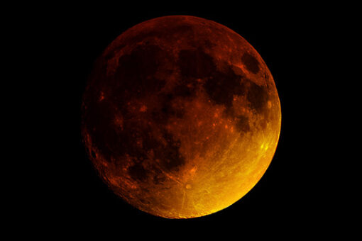 Cosmic 2-for-1: Total lunar eclipse combines with supermoon