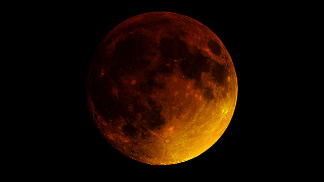 Cosmic 2-for-1: Total lunar eclipse combines with supermoon