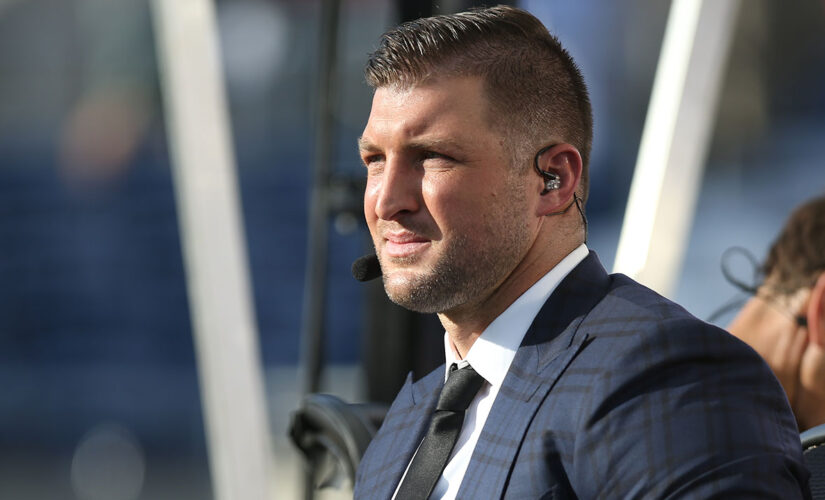 Jaguars’ Trevor Lawrence praises Tim Tebow as the kind of teammate ‘you want in your locker room’