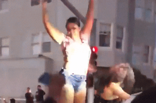 Oakland crowd twerks on ambulance, blocks responders after deadly shooting