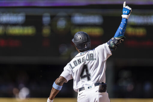 Long grand slam in 10th, Mariners sweep Rays in 4-game set