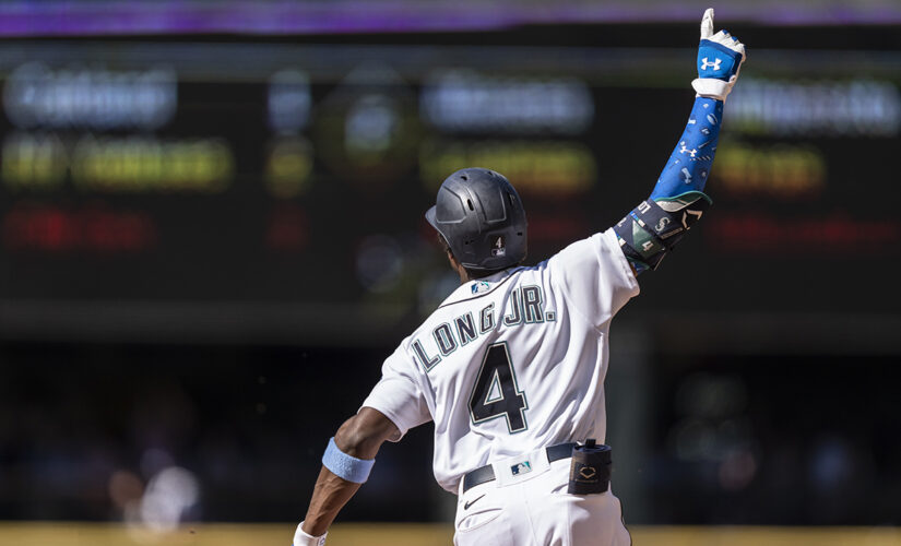 Long grand slam in 10th, Mariners sweep Rays in 4-game set