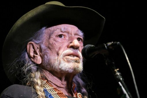 Willie Nelson reacts to being asked political questions: ‘We all make our own decisions’