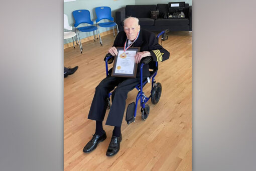 Minnesota Merchant Marine veteran receives medal for WWII heroism