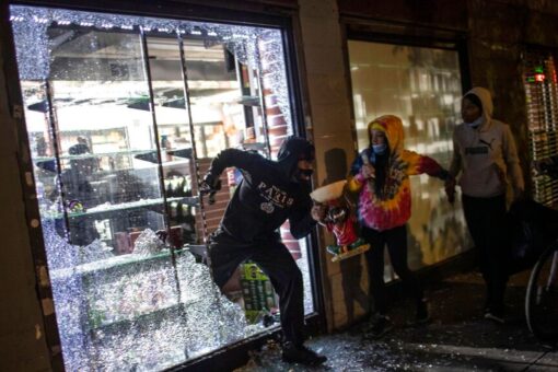 NYC DA drops most looting cases from summer 2020 riots, prioritizing Trump probe: report